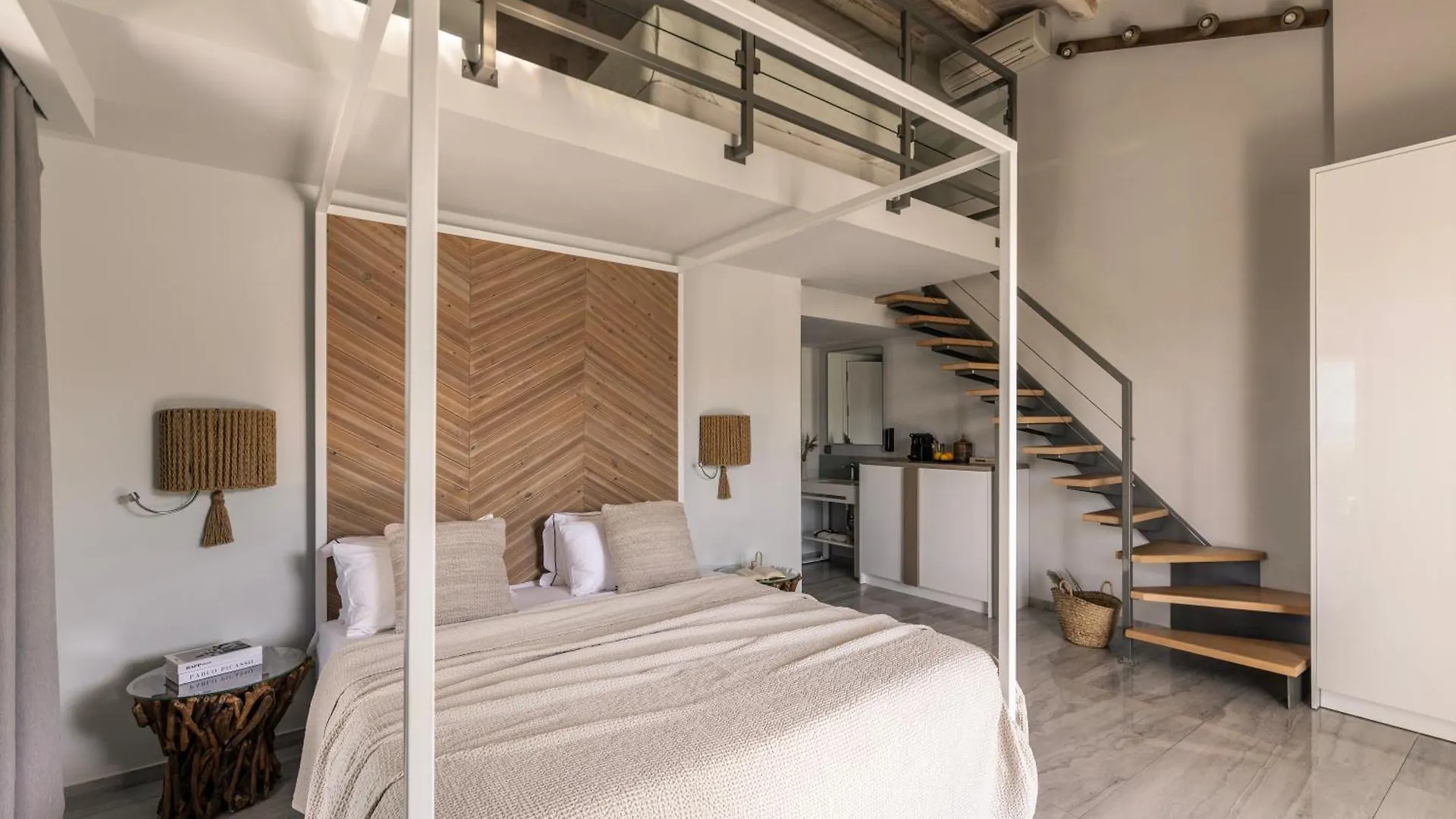 Blue Carpet Luxury Suites 佩科霍里