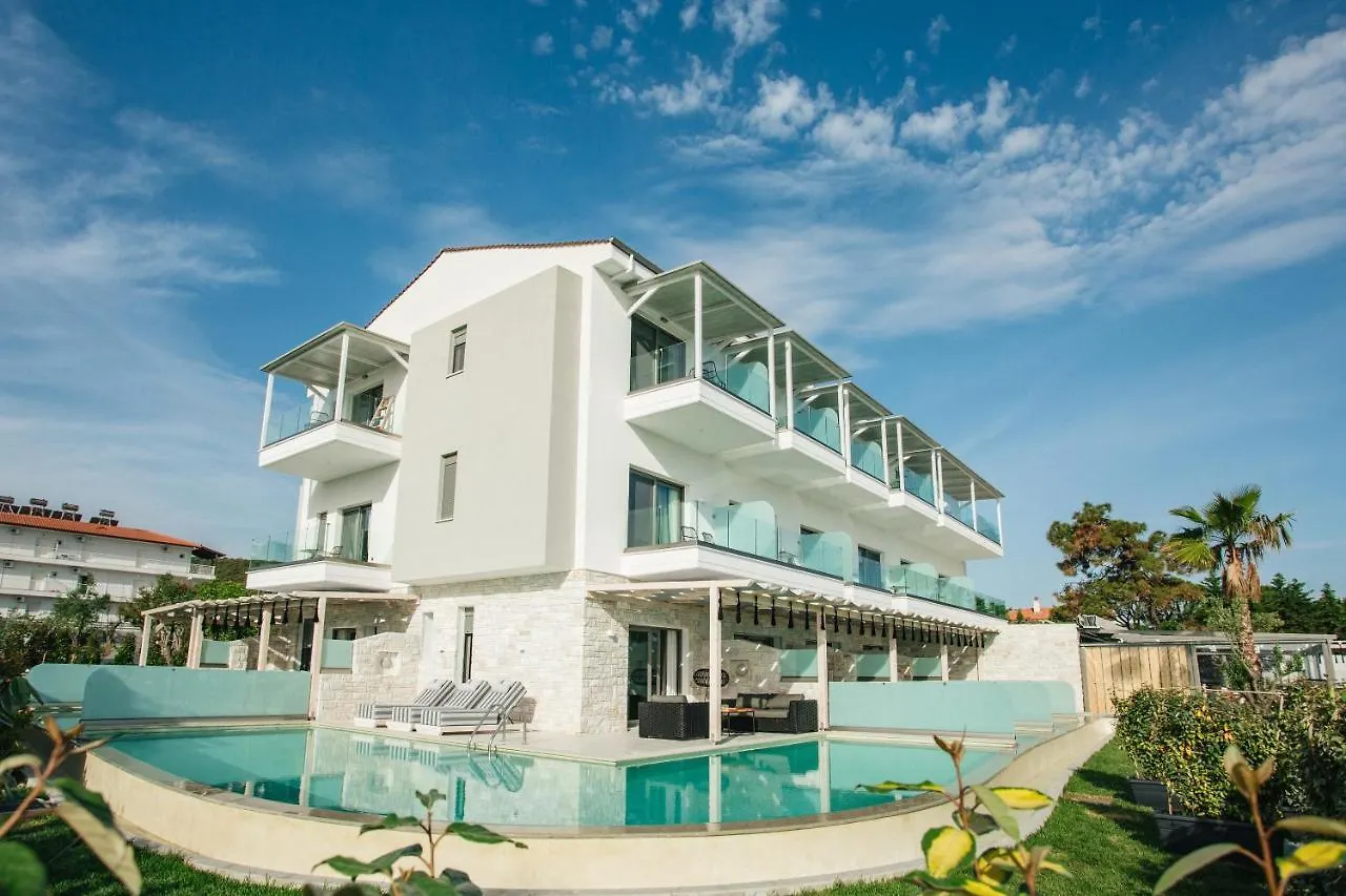 Blue Carpet Luxury Suites Pefkochori
