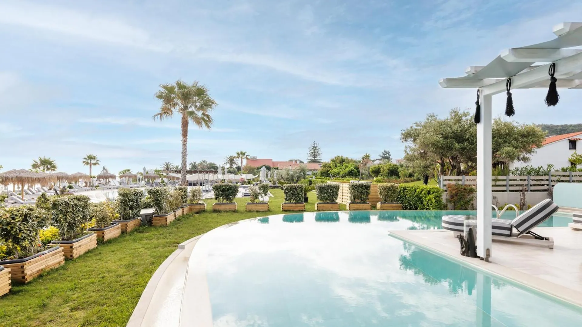 Lägenhetshotell Blue Carpet Luxury Suites Pefkochori